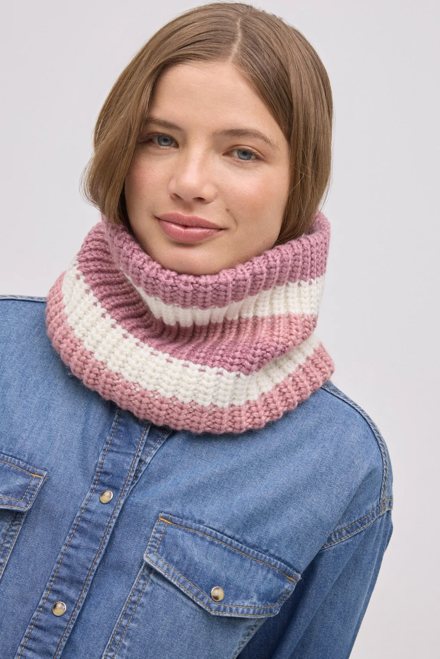 Cuello de punto rayas