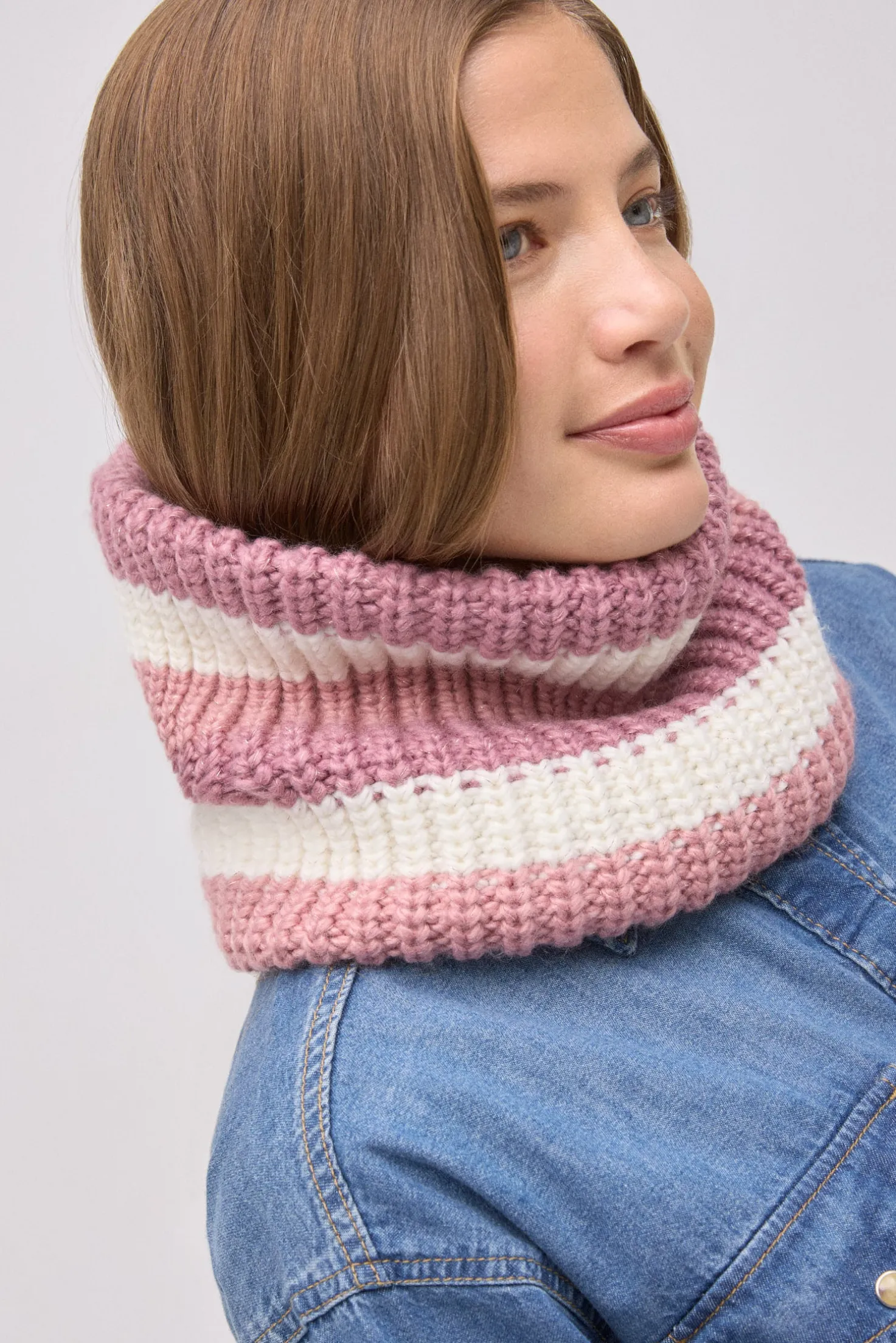 Cuello de punto rayas