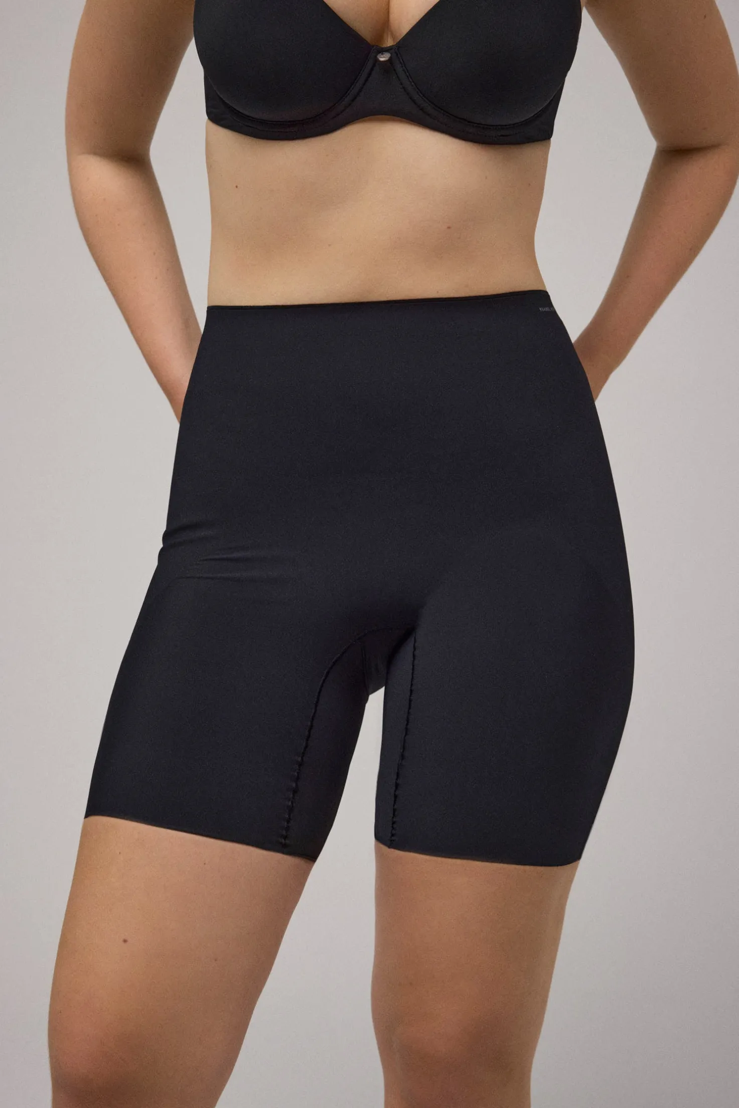 Faja reductora corte láser compresión alta negra