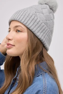 Gorro afelpado con pompón