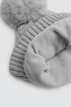 Gorro afelpado con pompón