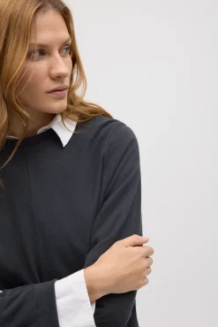 Jersey cálido cuello redondo con textura marengo