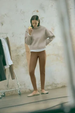 Leggings efecto metalizado marrón