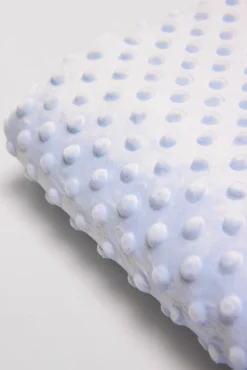 Manta de bebé topitos celeste