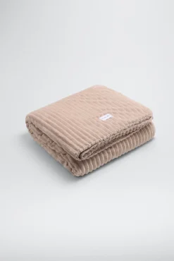 Manta pelo efecto canalé y borreguito