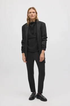 Pantalón cargo fluido negro