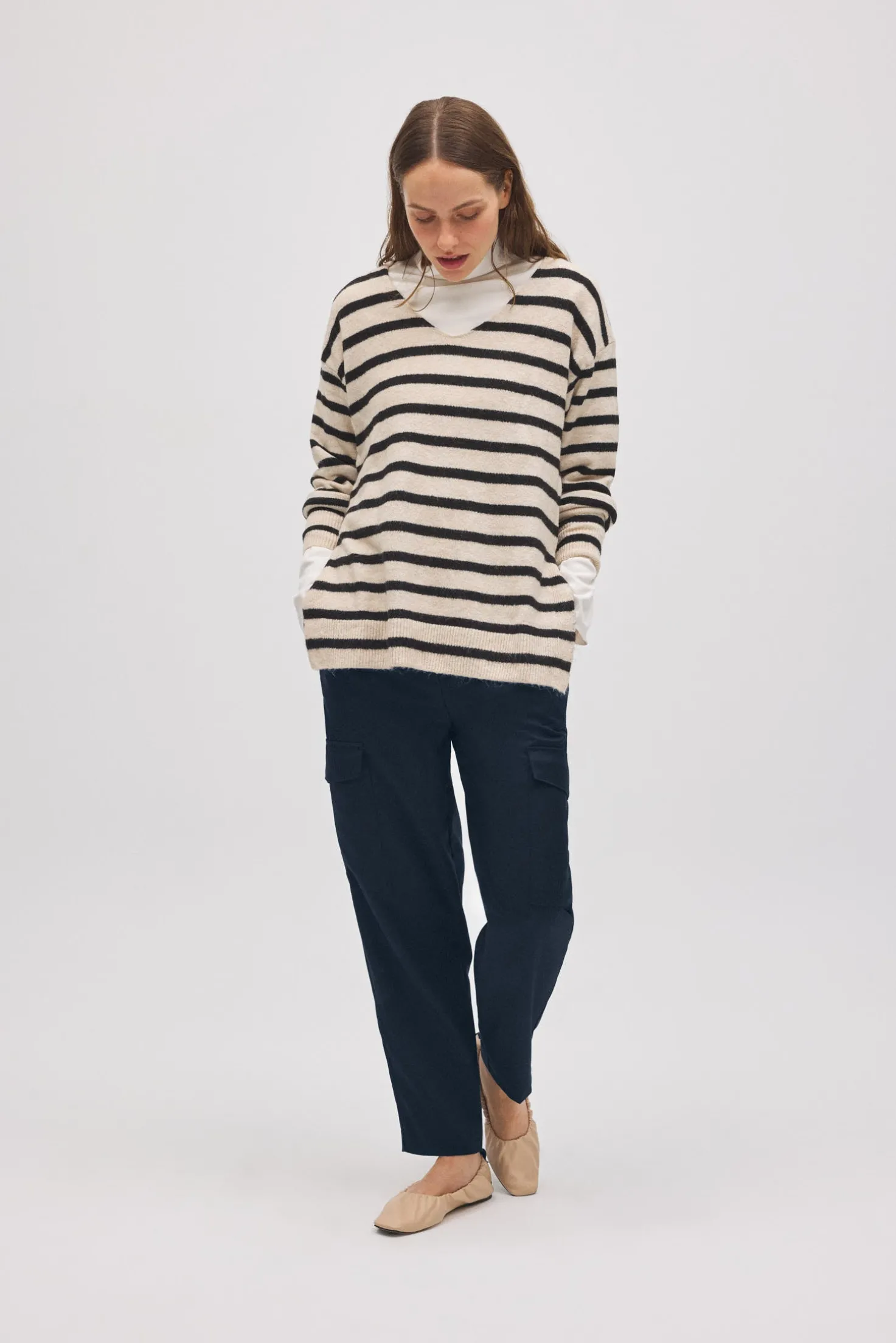 Pantalón casual tipo cargo marino