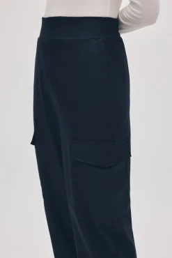 Pantalón casual tipo cargo marino