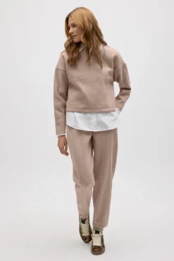 Pantalón cálido slim fit con estructura marrón