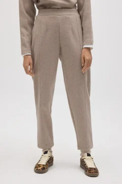 Pantalón cálido slim fit con estructura marrón