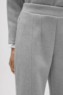 Pantalón cálido slim fit con estructura gris