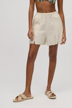 Pantalón corto con lino