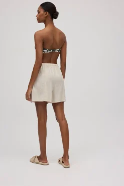 Pantalón corto con lino