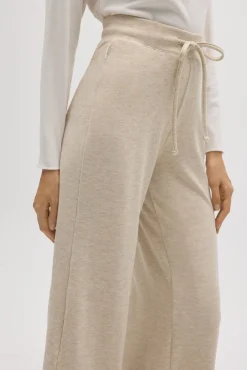 Pantalón extra cómodo recto beige