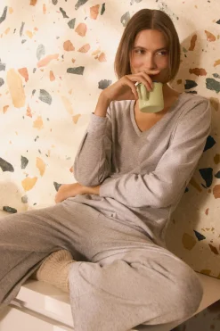 Pantalón extra cómodo recto gris