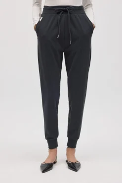 Pantalón jogger con textura marengo