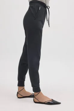 Pantalón jogger con textura marengo