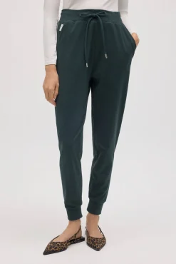 Pantalón jogger con textura verde botella