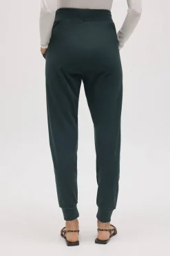 Pantalón jogger con textura verde botella