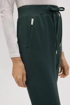 Pantalón jogger con textura verde botella