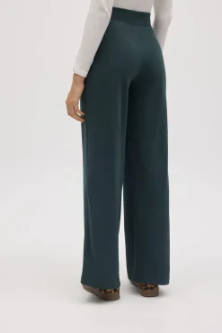 Pantalón recto con textura verde botella