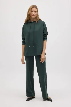 Pantalón recto con textura verde botella