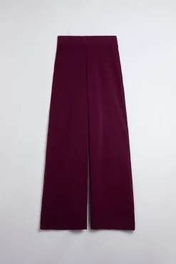 Pantalón recto con textura burdeos