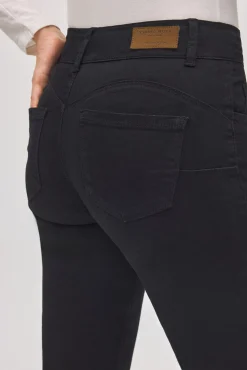 Pantalón vaquero efecto push-up slim negro