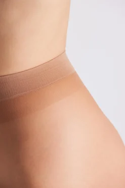 Panty puntera invisible 15 denier beige