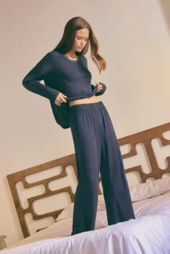 Pijama largo extra suave de modal pantalón ancho negro