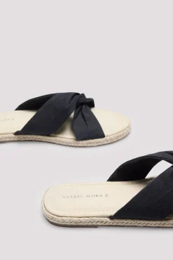 Sandalias planas de tela negro