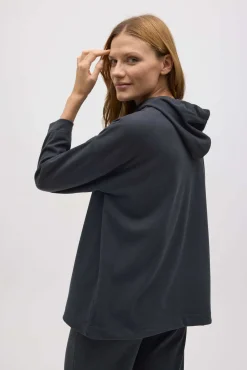 Sudadera cálida capucha ajustable con textura marengo