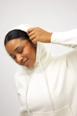 Sudadera con capucha ajustable interior afelpado marfil