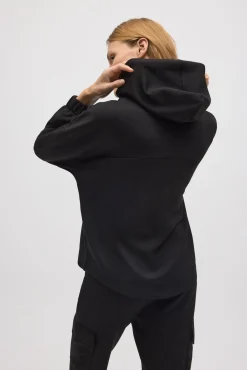 Sudadera con capucha fluida negro