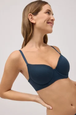 Sujetador con aro con relleno canalé con encaje marino copas B y C