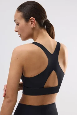 Sujetador deportivo compressive detalle abertura sujeción media negro