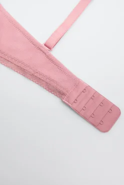 Sujetador push-up canalé con encaje rosa copa B