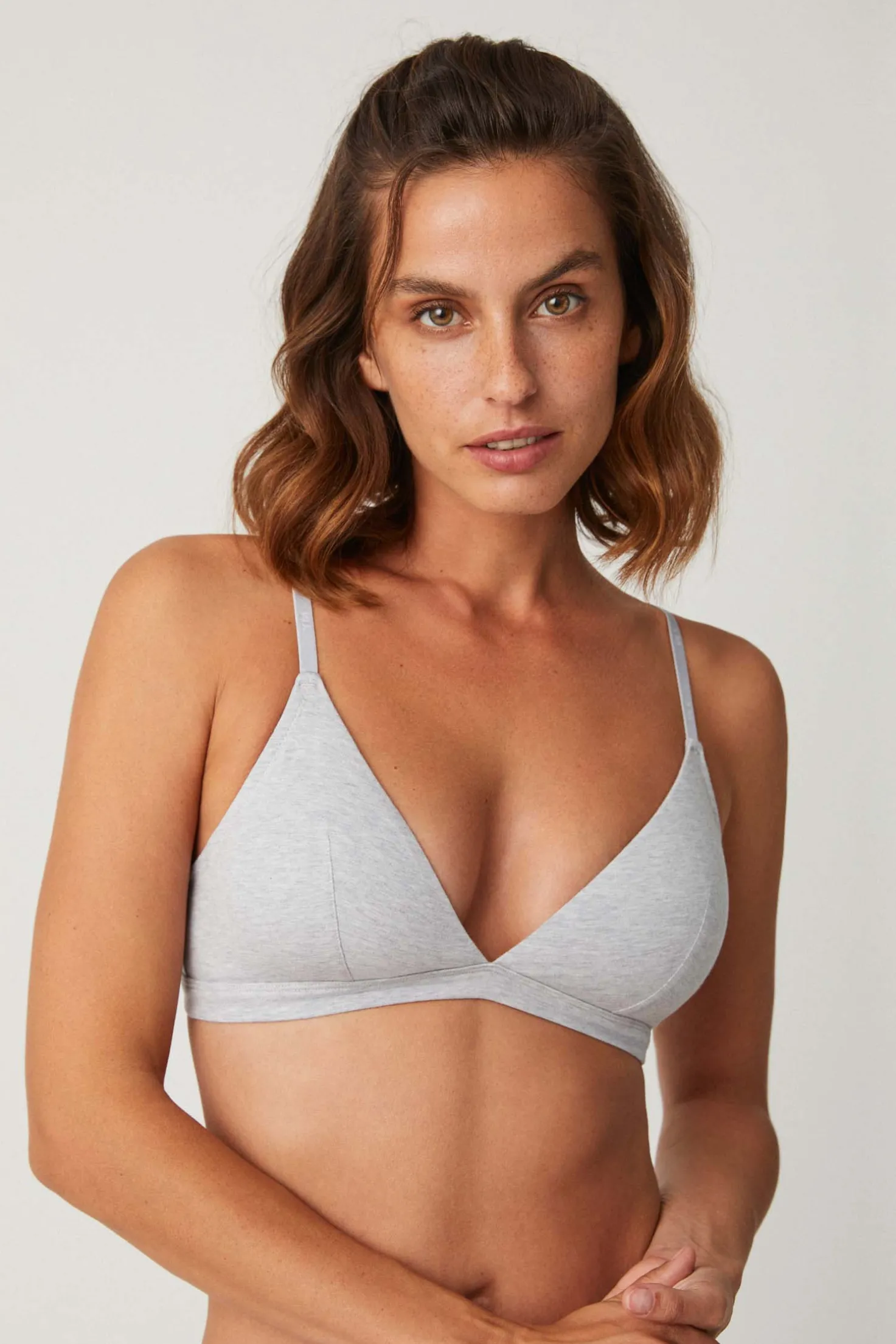 Sujetador sin aro con relleno algodón y modal gris