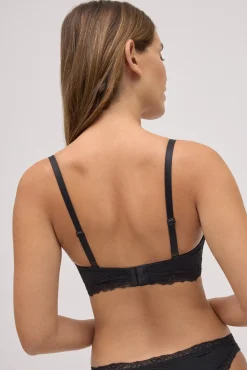 Sujetador sin aro con relleno con encaje negro copa B