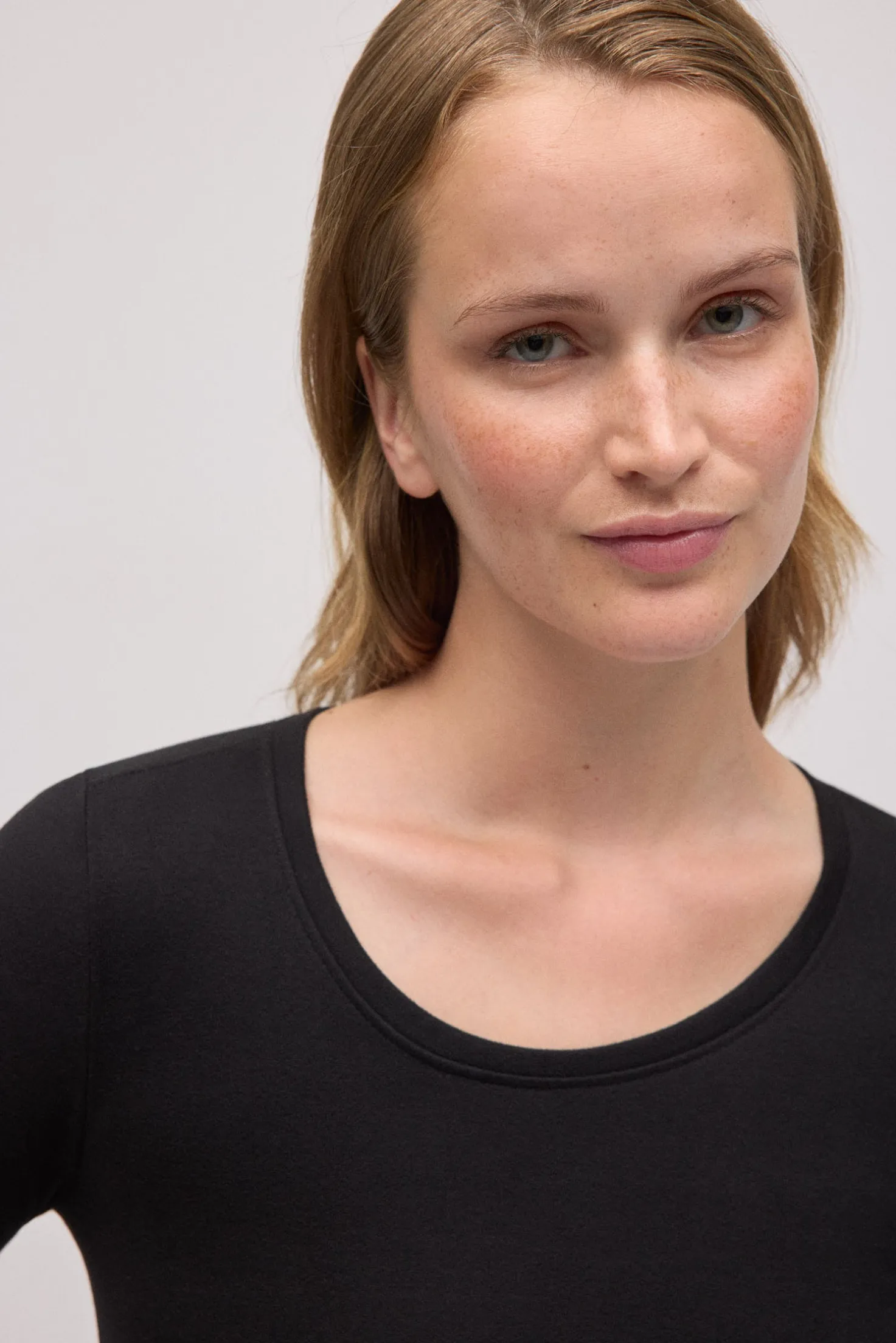 SUPER TÉRMICO Camiseta afelpada cuello redondo negro