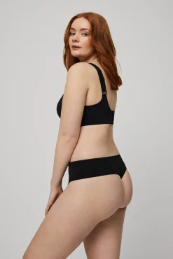 Tanga alto de control con acabados invisibles negro