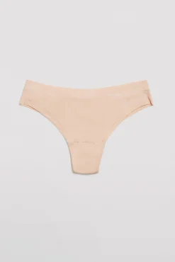 Tanga elástico Adapt con acabados invisibles nude