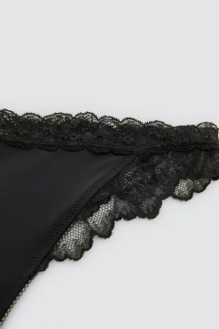 Tanga elástico con encaje negro