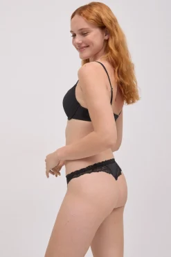 Tanga elástico con encaje negro