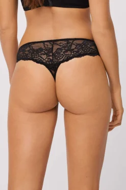 Tanga encaje negro