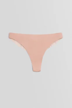 Tanga invisible con encaje nude