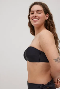 Top bikini bandeau negro copas B y D