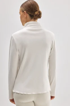 TÉRMICO Camiseta deportiva cuello perkins marfil