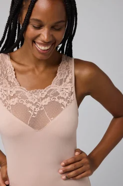 TÉRMICO Camiseta encaje sin mangas nude