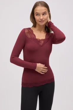 TÉRMICO Camiseta térmica cuello pico con encaje granate